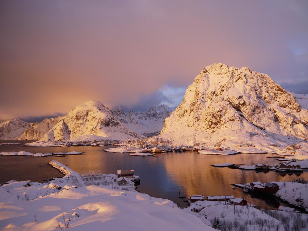 Lofoten Planet Basecamp Villa Sørvågen Екстериор снимка